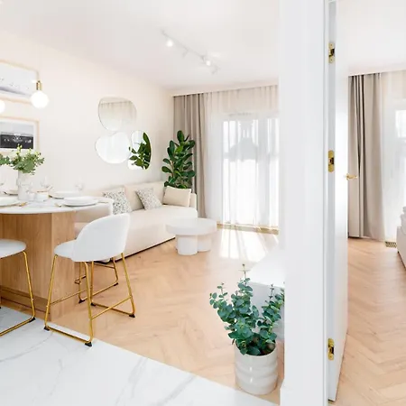 Royal View - Promenada Staromiejska, Parking W Garazu W Cenie! Апартаменты Вроцлав