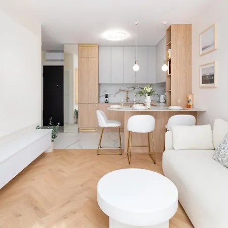 Apartmán Royal View - Promenada Staromiejska, Parking W Garazu W Cenie! *