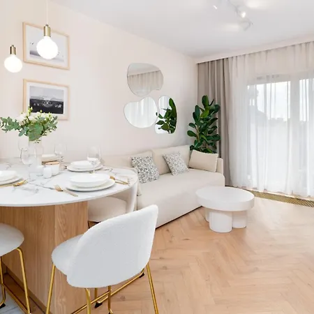 Royal View - Promenada Staromiejska, Parking W Garazu W Cenie! Апартаменты *